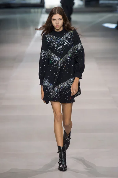 Look 27